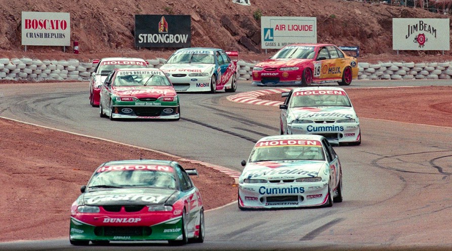 cars racing at hidden valley raceway