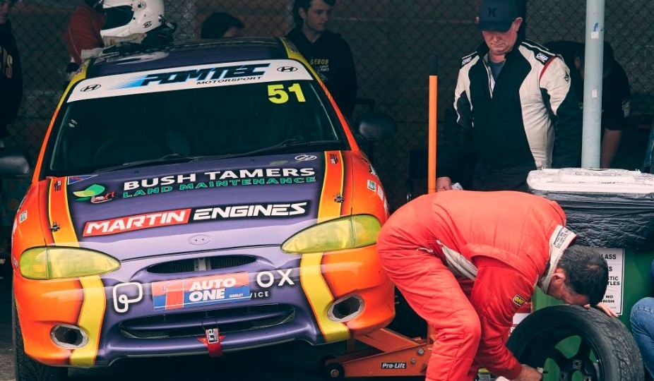 finding racing sponsorship