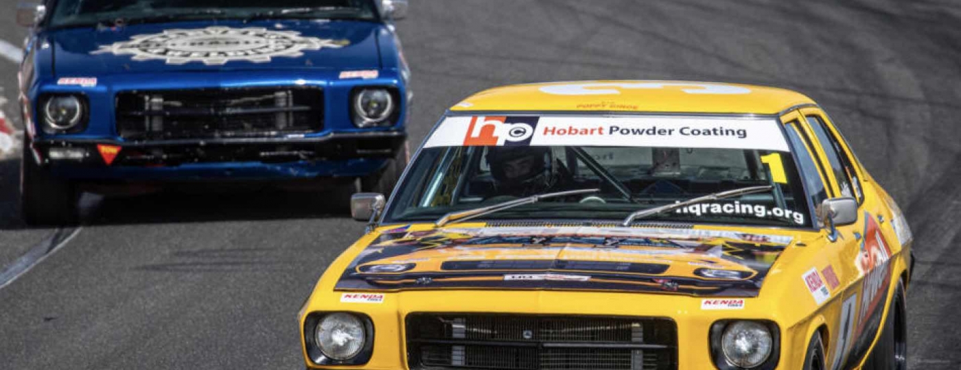 holdens racing on a race track